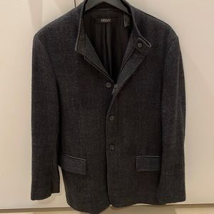 Men’s DKNY wool & black lamb skin sport coat, Sz M, inside zip front w 4 buttons